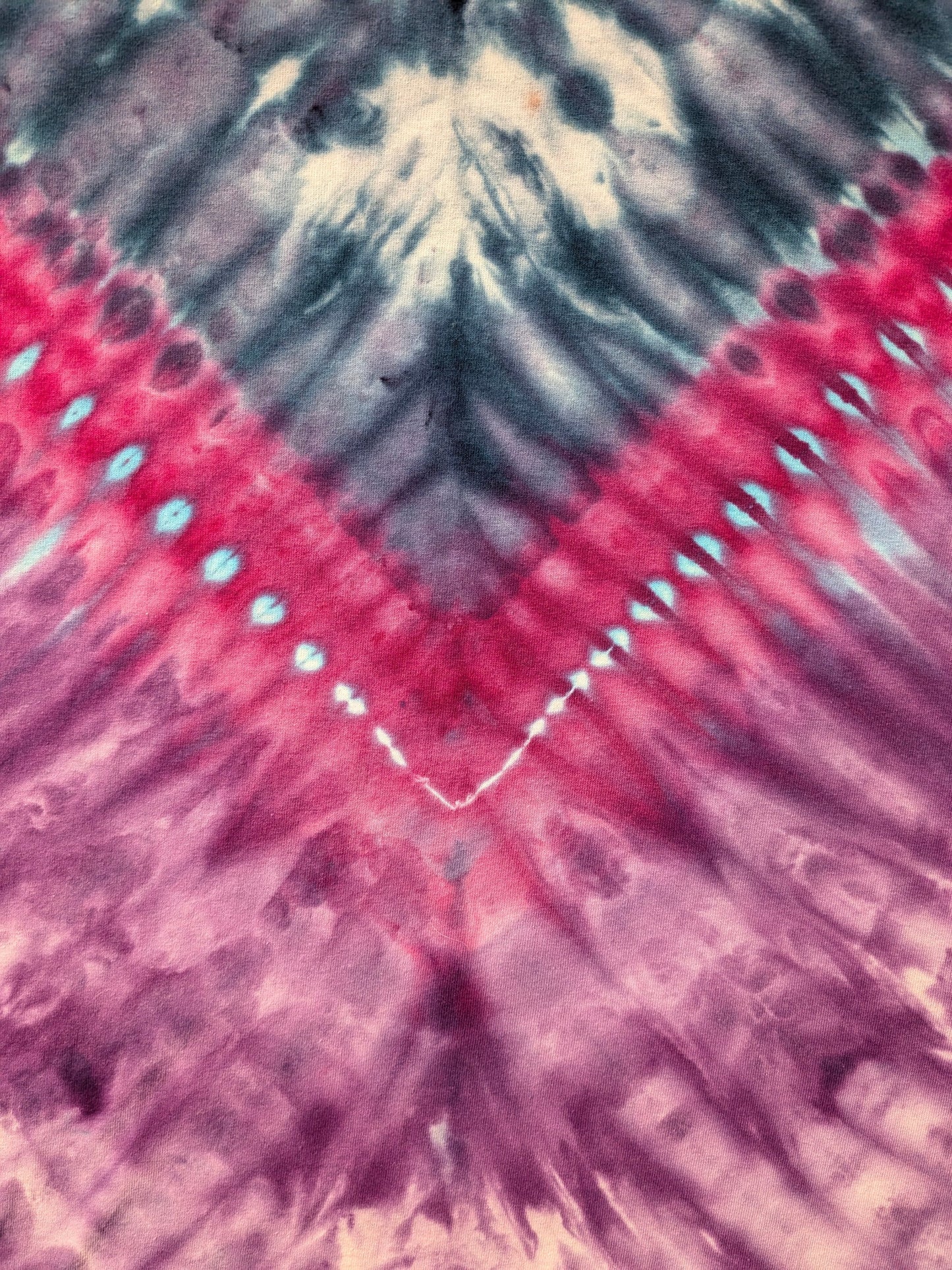 Ice Dye V Design T-Shirt - Medium